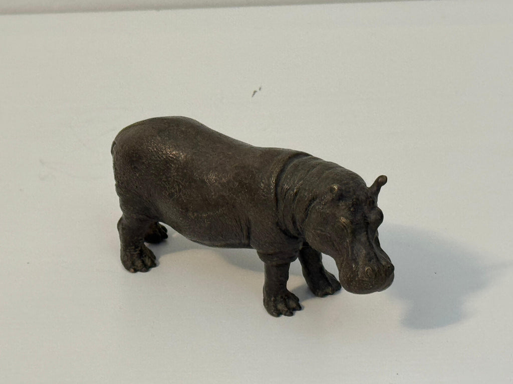 "Forza Placida" – Scultura Monolitica di Ippopotamo