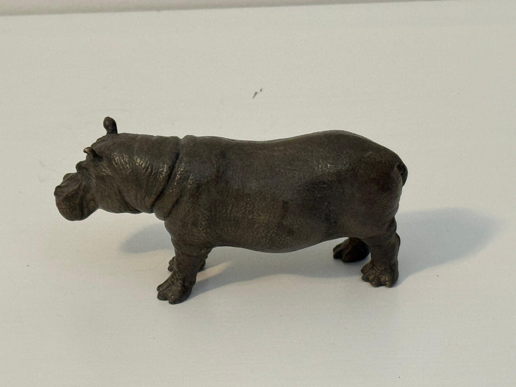 "Forza Placida" – Scultura Monolitica di Ippopotamo