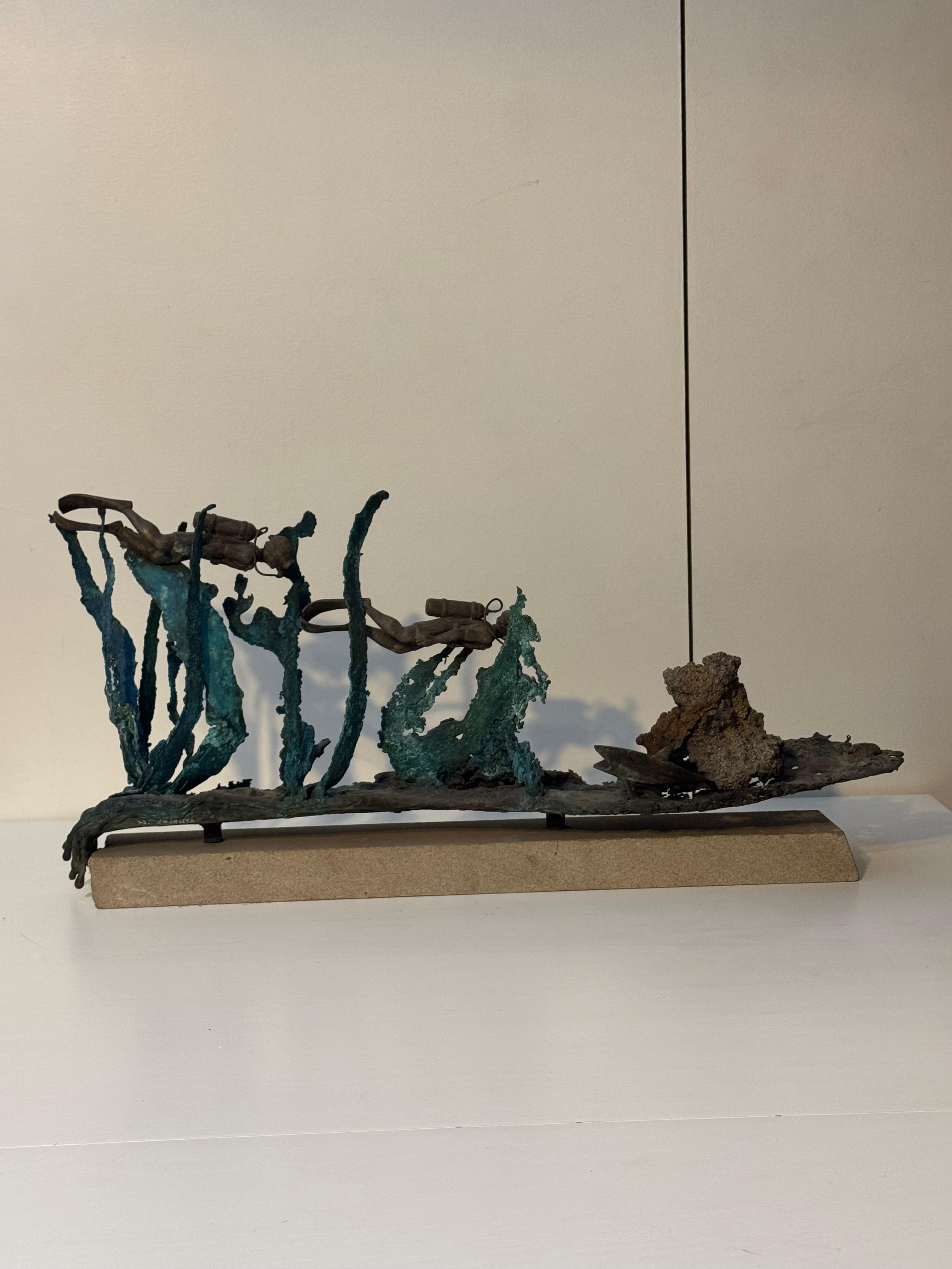 "Abissi Silenziosi" – Scultura Monumentale in Bronzo: Palombari in Esplorazione