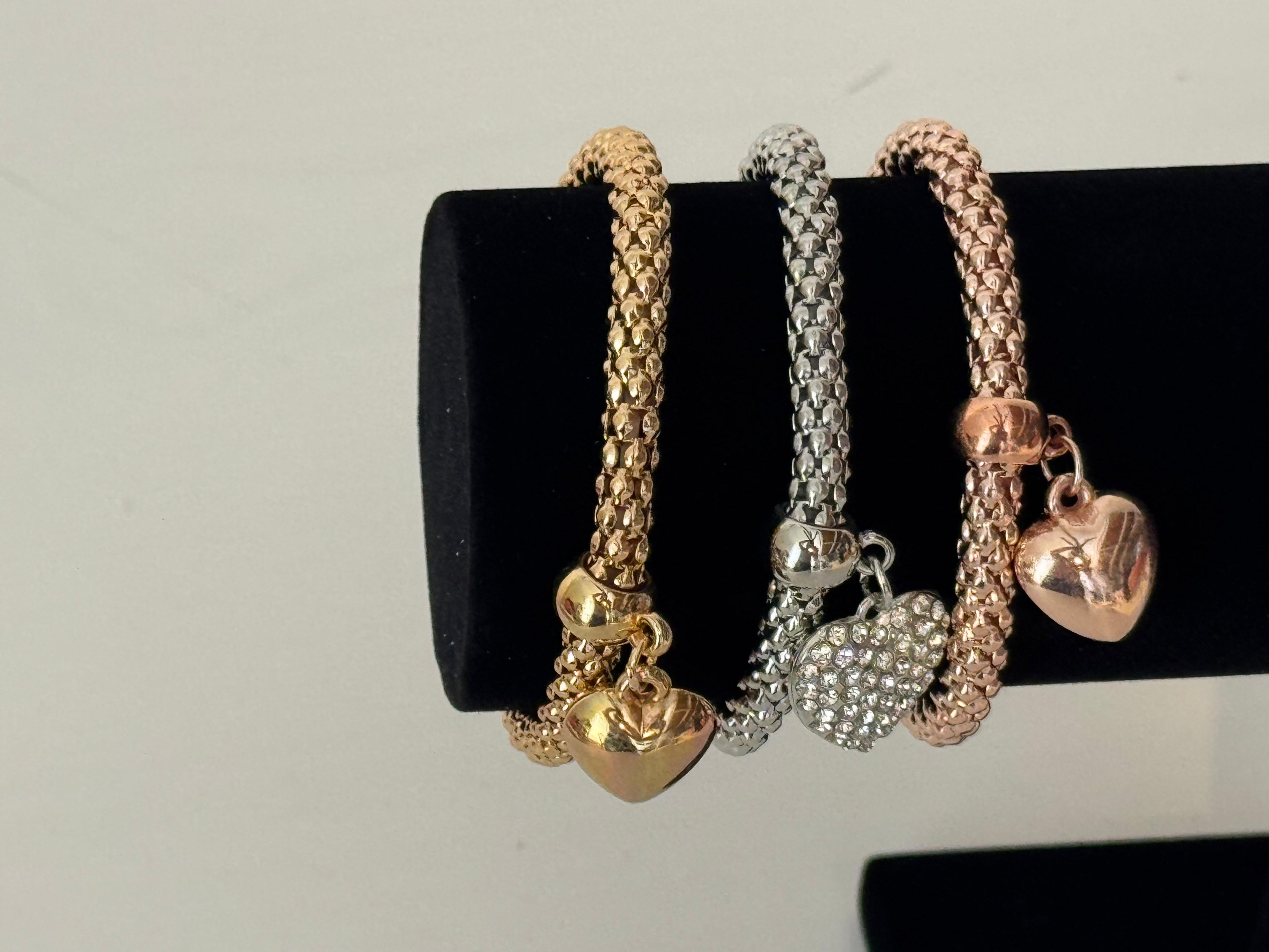 Bracciale "Battito Popcorn" – Eleganza Materica e Charms