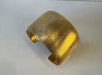 Bracciale a Fascia in Bronzo Dorato – Texture Martellata Artigianale